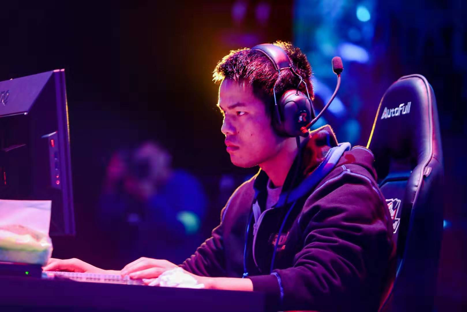 连续提出技 连续提出技