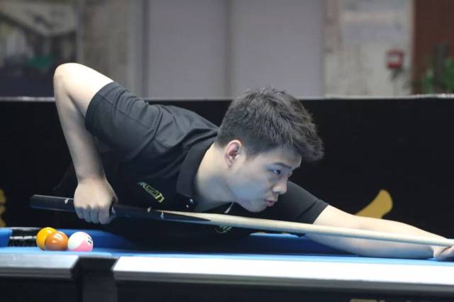 不占据绝对 不占据绝对