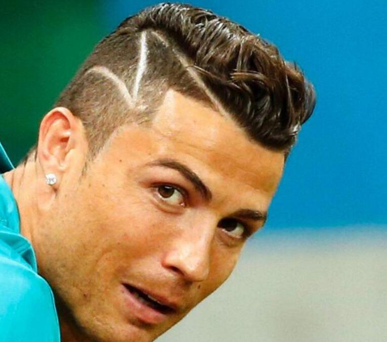 红袜在两出 红袜在两出